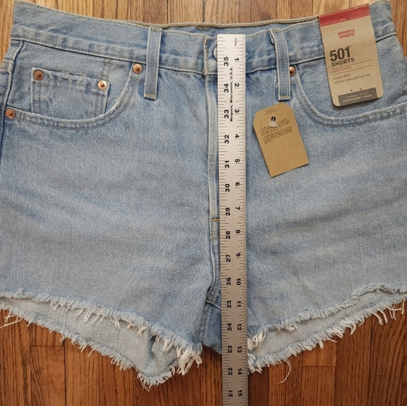 Levis 501 Womens High Rise Shorts Size 29 Distressed Cut Off Button Fly NEW - Picture 4 of 11